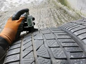 Гуми Зимни 255/35R19, снимка 4