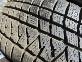 Гуми Зимни 235/50R19, снимка 4