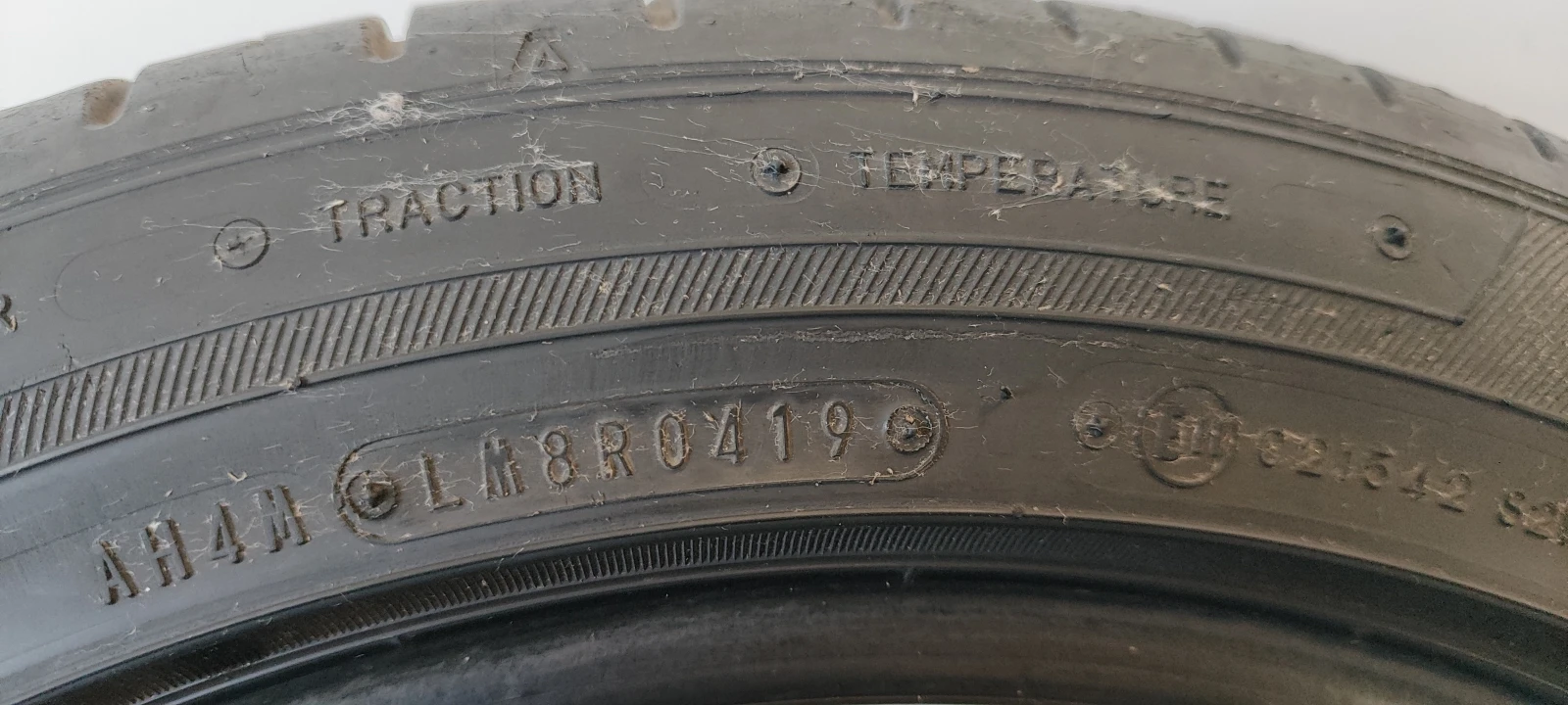 Гуми Летни 215/50R17, снимка 4 - Гуми и джанти - 54960360