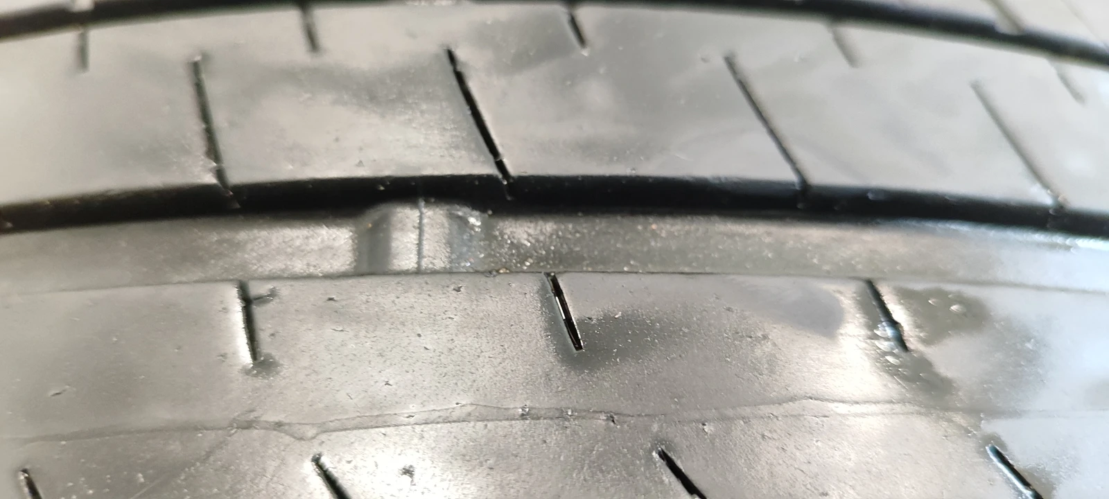 Гуми Летни 215/50R17, снимка 5 - Гуми и джанти - 54960360