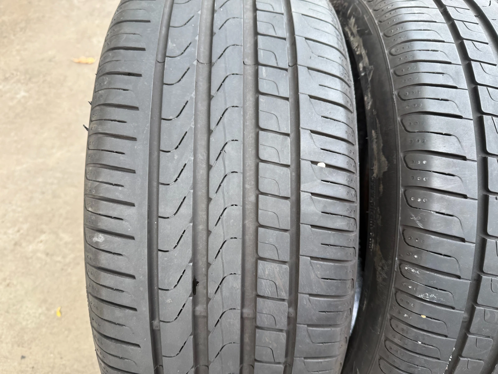 Гуми Летни 235/40R19, снимка 3 - Гуми и джанти - 56277719