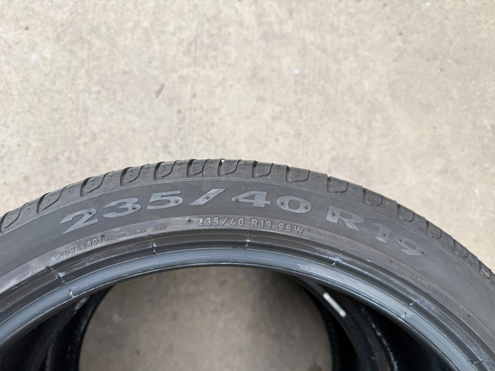 Гуми Летни 235/40R19, снимка 8 - Гуми и джанти - 56277719