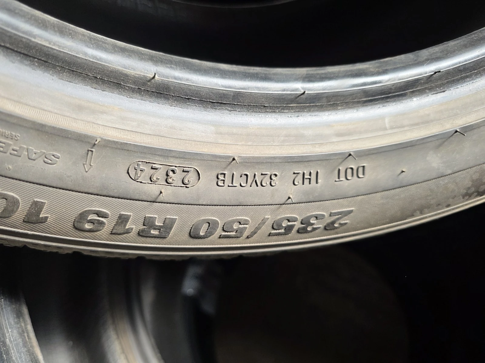 Гуми Зимни 235/50R19, снимка 10 - Гуми и джанти - 56663135