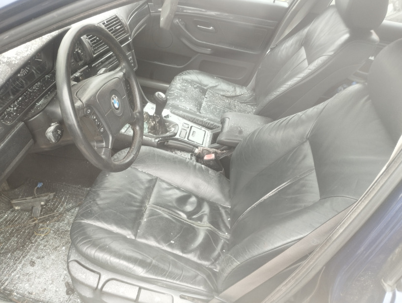 BMW 520, снимка 4 - Автомобили и джипове - 45033681