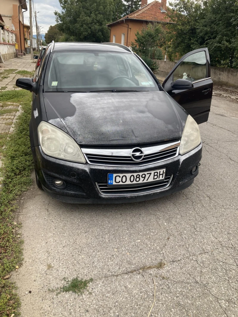 Opel Astra 1.9 CDTI Cosmo, снимка 2 - Автомобили и джипове - 47269615