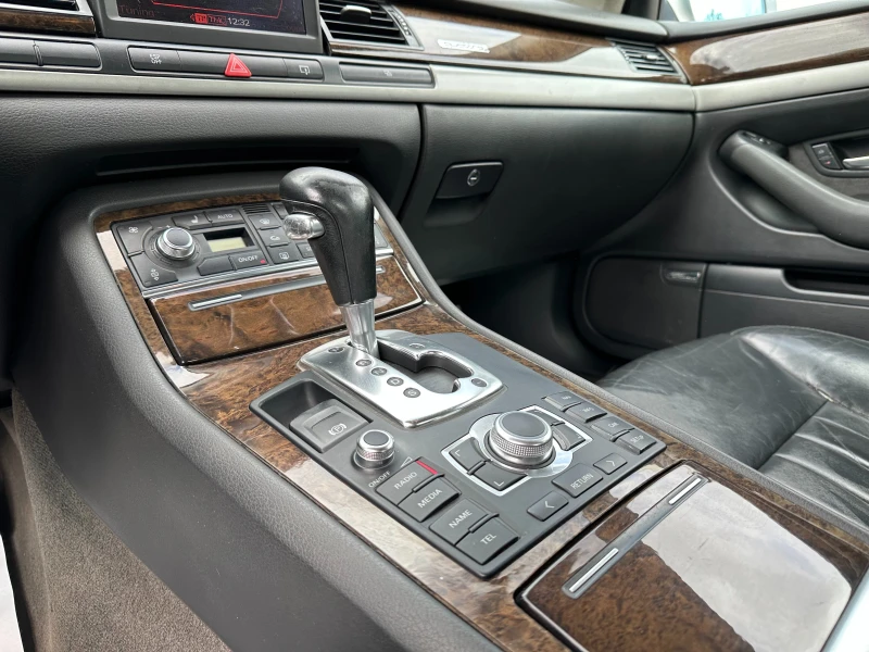 Audi A8 3.0TDI 233к.с. Avtomat Quattro, снимка 12 - Автомобили и джипове - 47304635