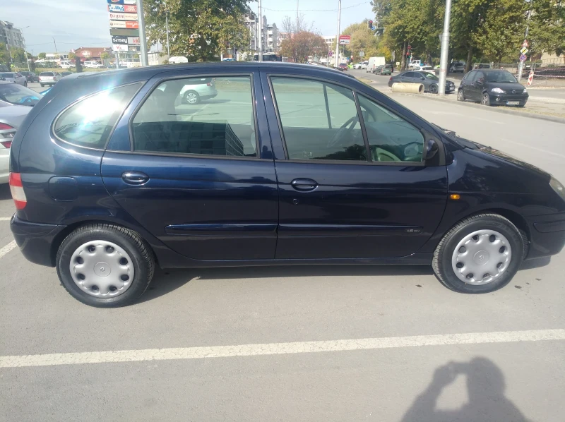 Renault Scenic, снимка 4 - Автомобили и джипове - 47533532