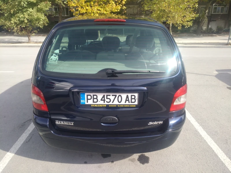 Renault Scenic, снимка 6 - Автомобили и джипове - 47533532