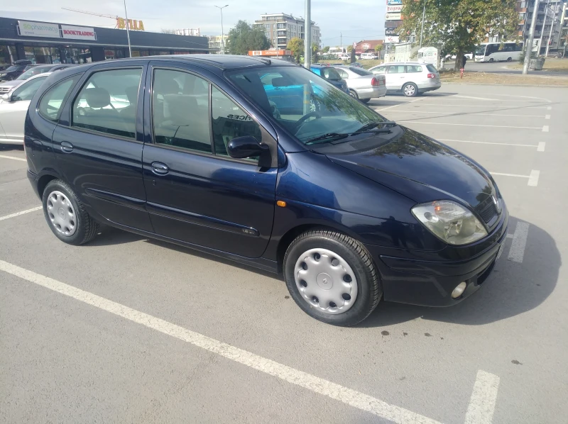 Renault Scenic, снимка 3 - Автомобили и джипове - 47533532