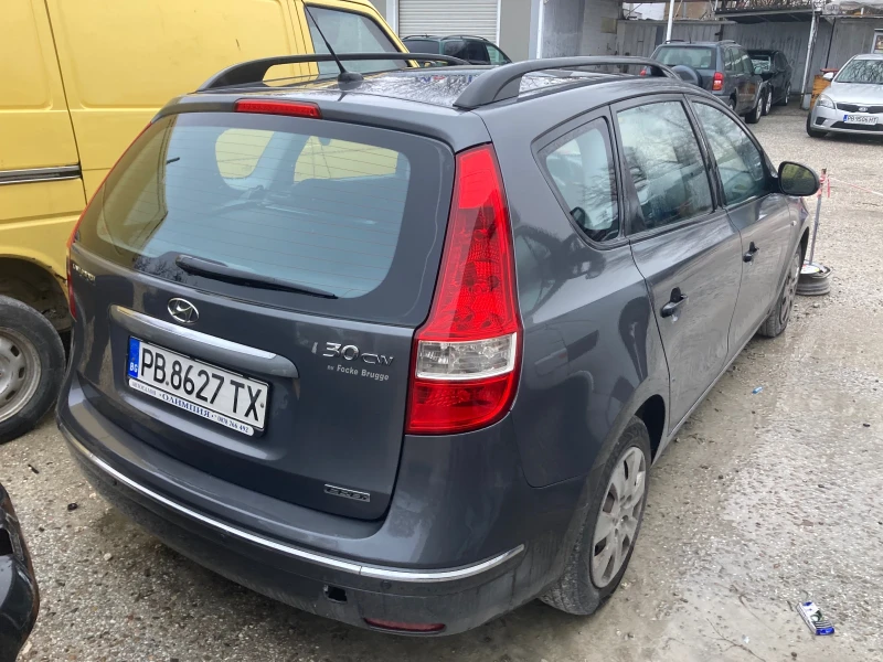 Hyundai I30 1.6 Crdi - за верига, снимка 2 - Автомобили и джипове - 48460873