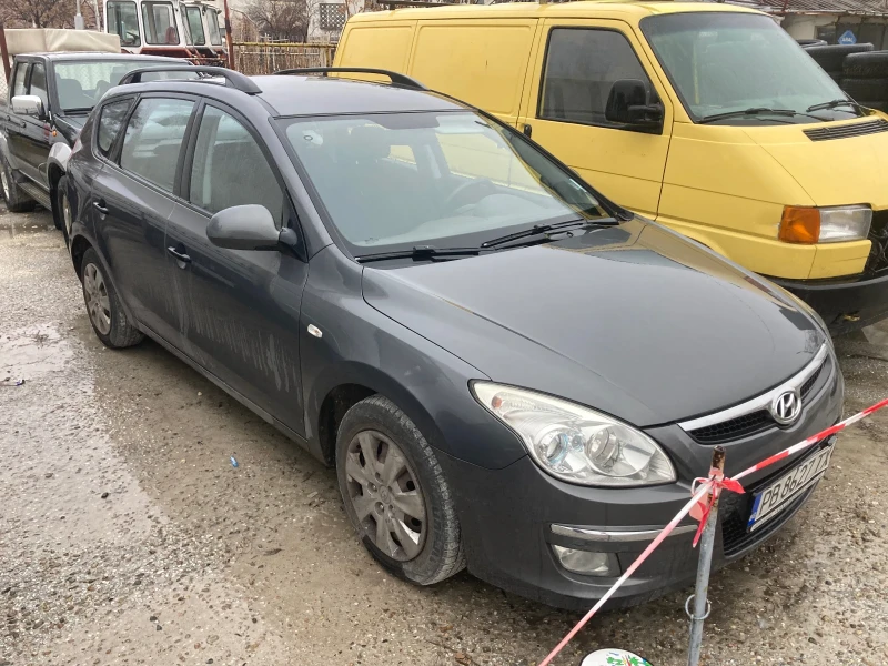 Hyundai I30 1.6 Crdi - за верига, снимка 3 - Автомобили и джипове - 48460873