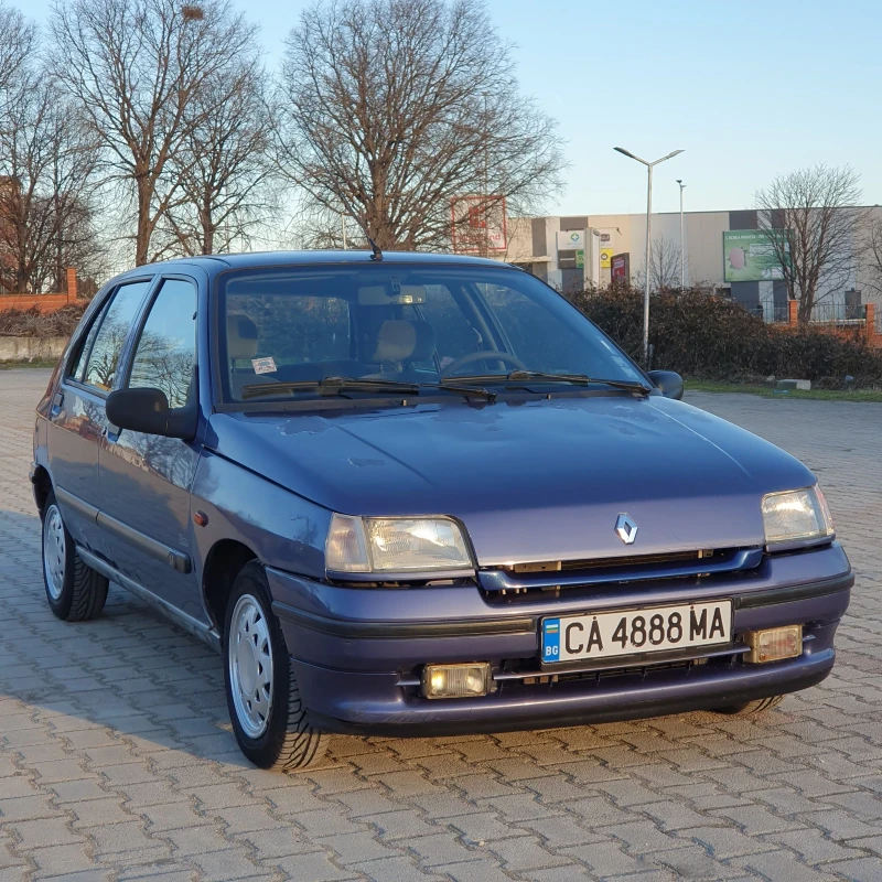 Renault Clio 1.4 RT, снимка 7 - Автомобили и джипове - 49416744