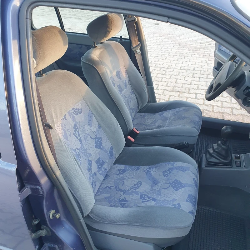 Renault Clio 1.4 RT, снимка 10 - Автомобили и джипове - 49416744