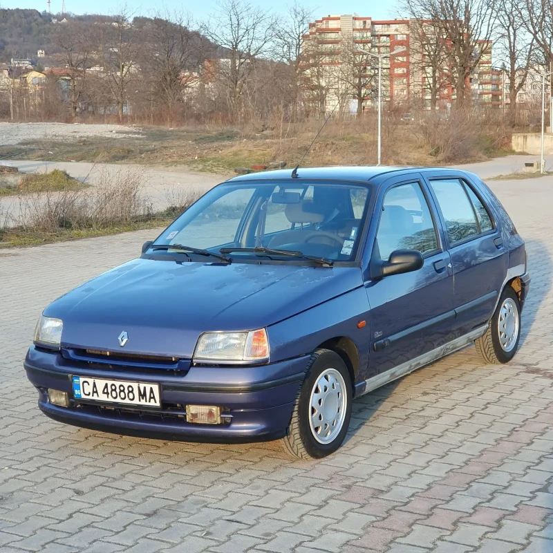 Renault Clio 1.4 RT, снимка 1 - Автомобили и джипове - 49416744