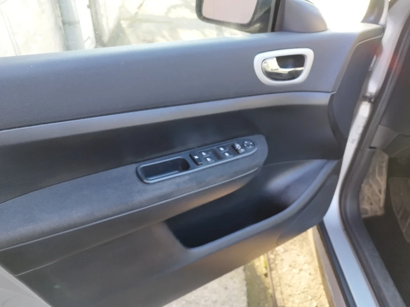 Peugeot 307 1, 6 HDI, снимка 13 - Автомобили и джипове - 52663039