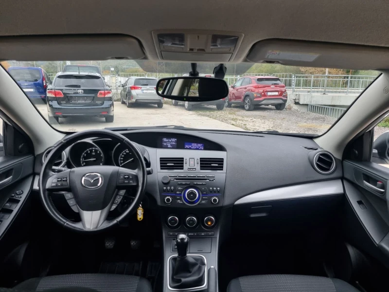 Mazda 3 2.0i ШВЕЙЦАРИЯ, снимка 9 - Автомобили и джипове - 52191865