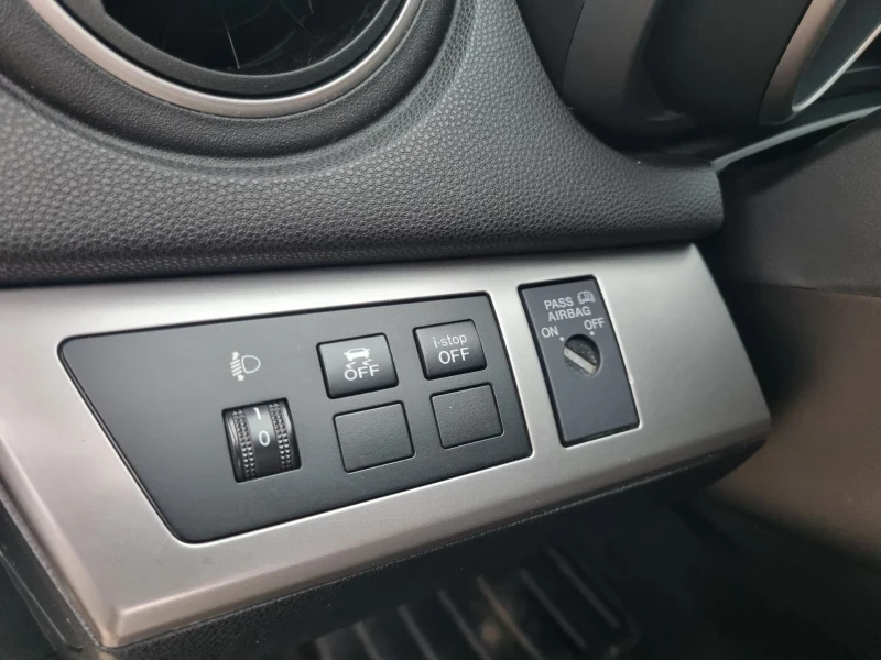 Mazda 3 2.0i ШВЕЙЦАРИЯ, снимка 14 - Автомобили и джипове - 52191865