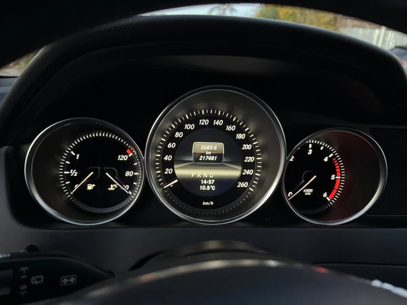 Mercedes-Benz C 220 CDi, снимка 15 - Автомобили и джипове - 52287468