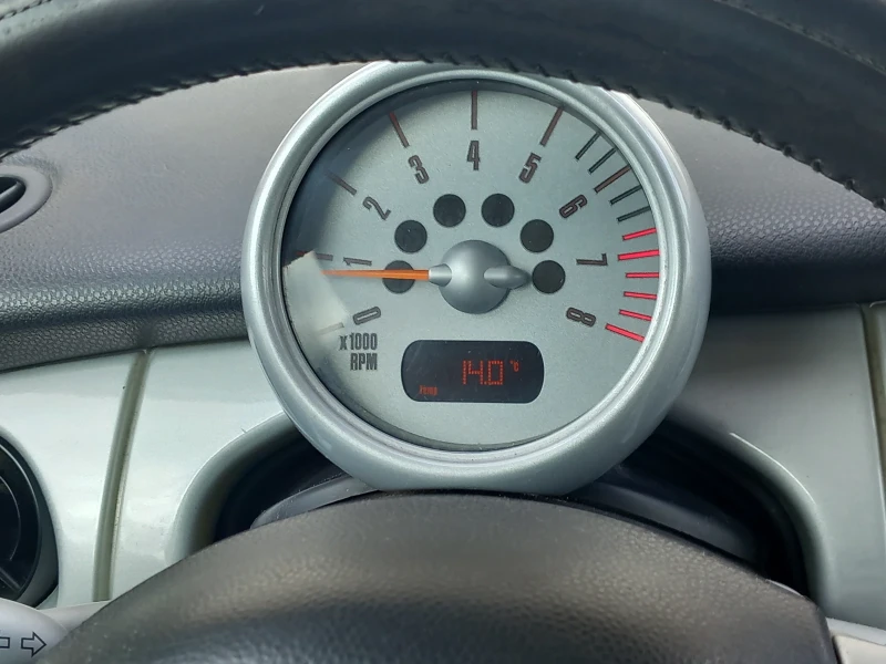 Mini One, снимка 9 - Автомобили и джипове - 53405347