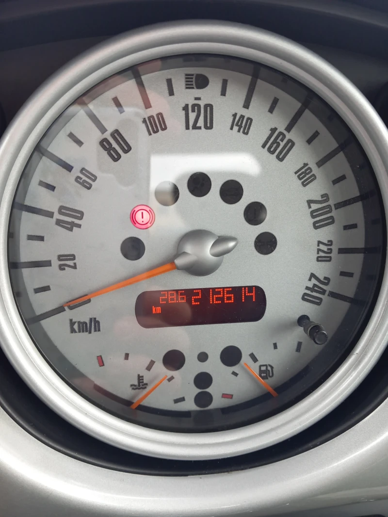 Mini One, снимка 8 - Автомобили и джипове - 53405347