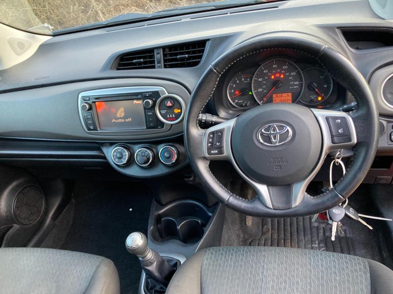 Toyota Yaris 1.4D4D 90кс 6 Скорости НА ЧАСТИ, снимка 16 - Автомобили и джипове - 35377537