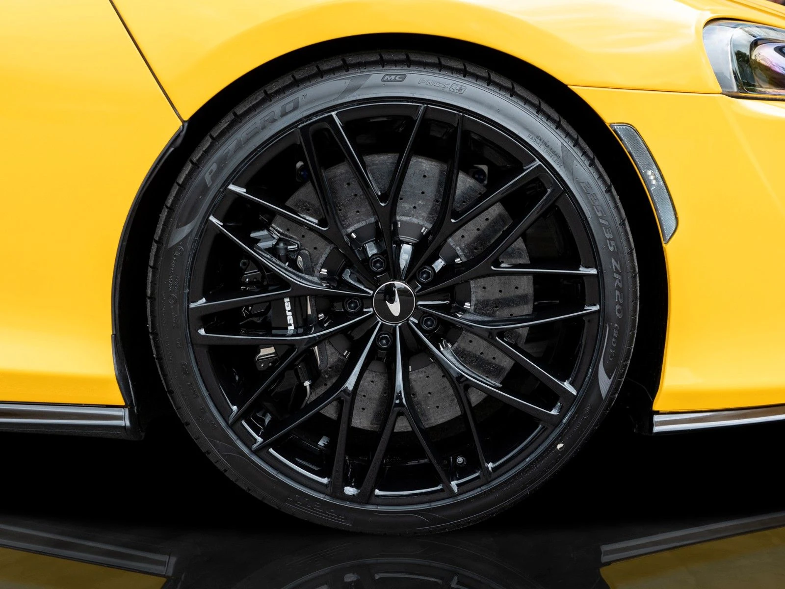 McLaren GT = MSO Paint= Carbon Ceramic Brakes Гаранция - изображение 6