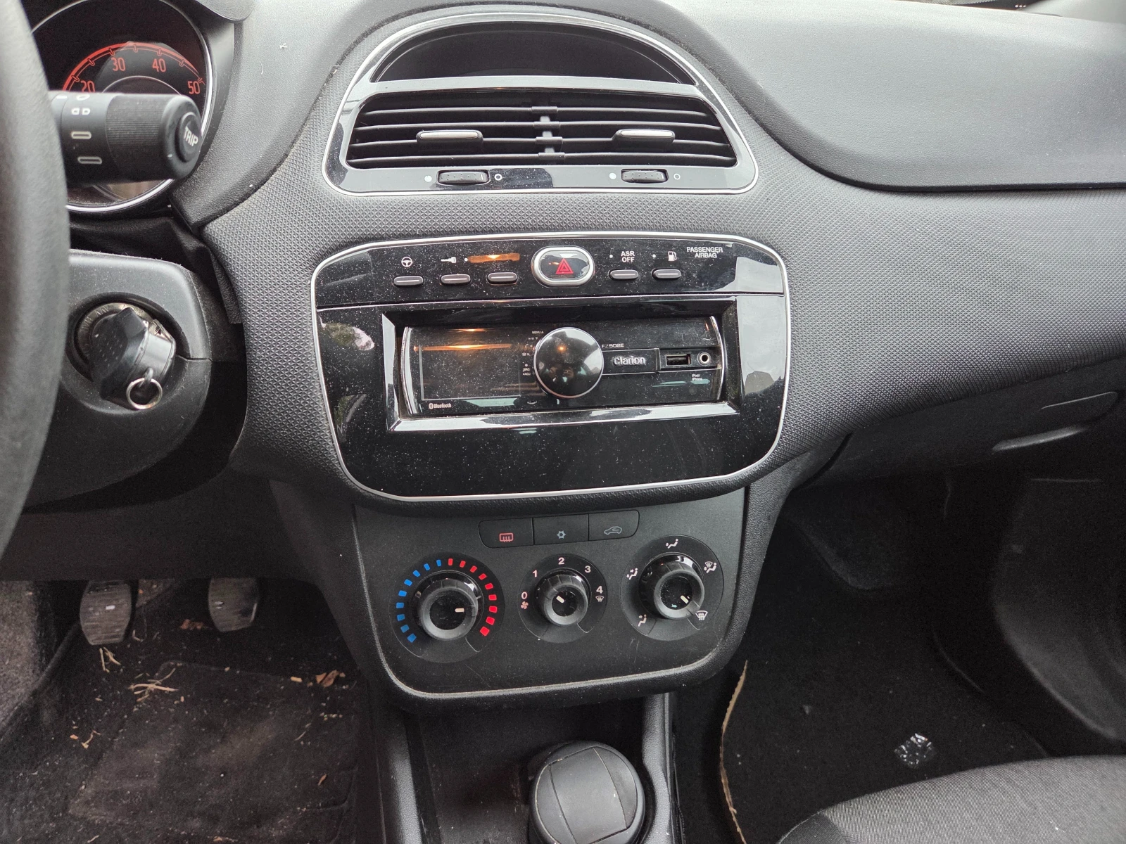 Fiat Punto 1.4 GPL EURO6 - изображение 8