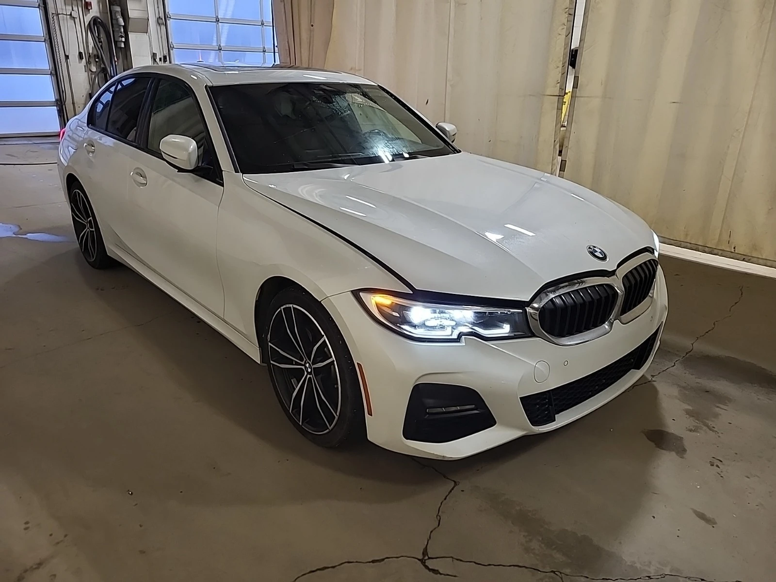 BMW 330 � ����� * * CARFAX * * ���� ������ * *  | Mobile.bg � ����������� 2