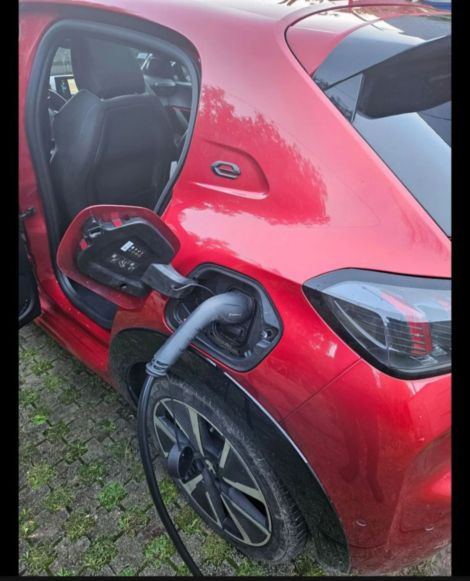 Peugeot 208 GT ELECTRIC 136  - изображение 6