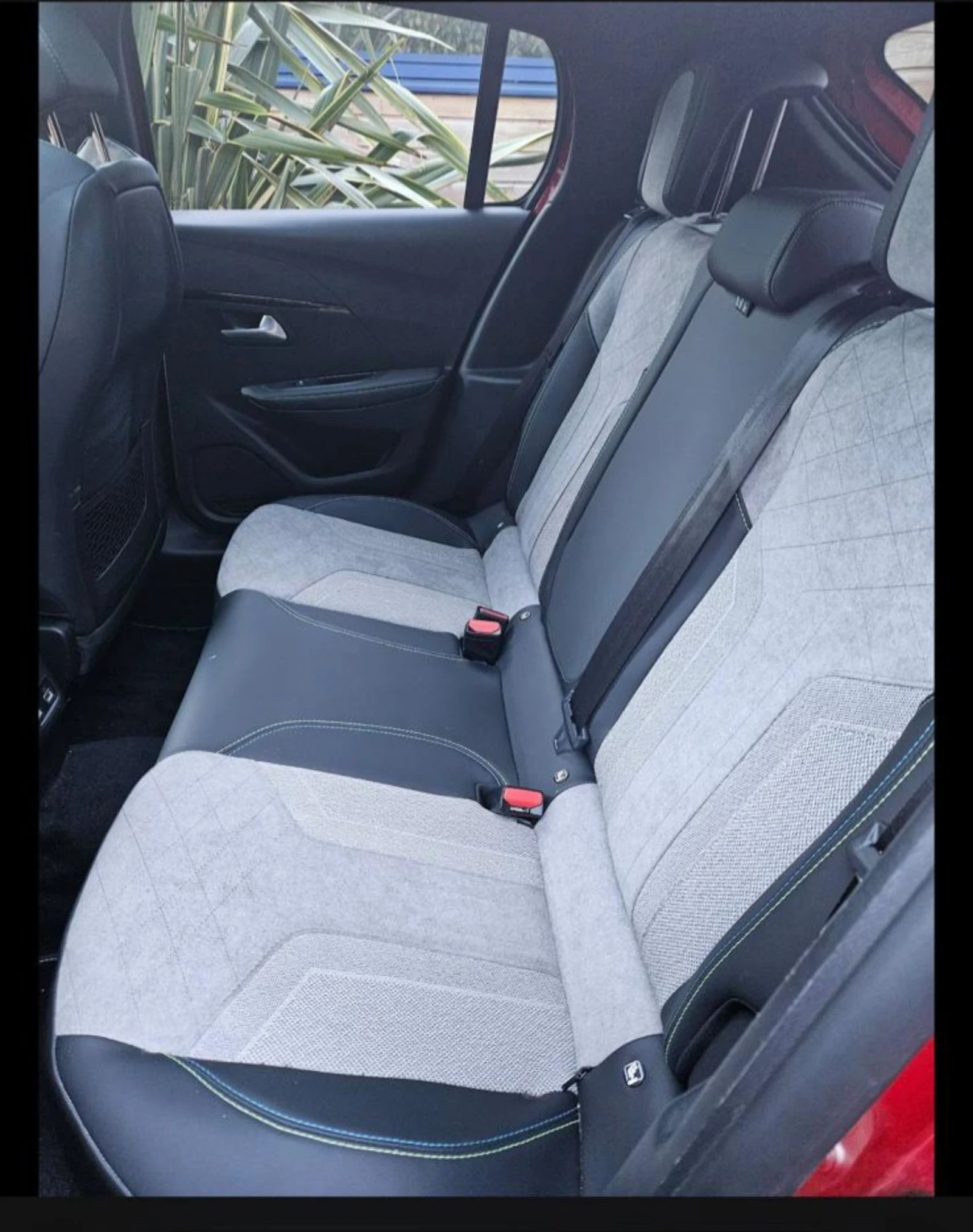 Peugeot 208 GT ELECTRIC 136  - изображение 8