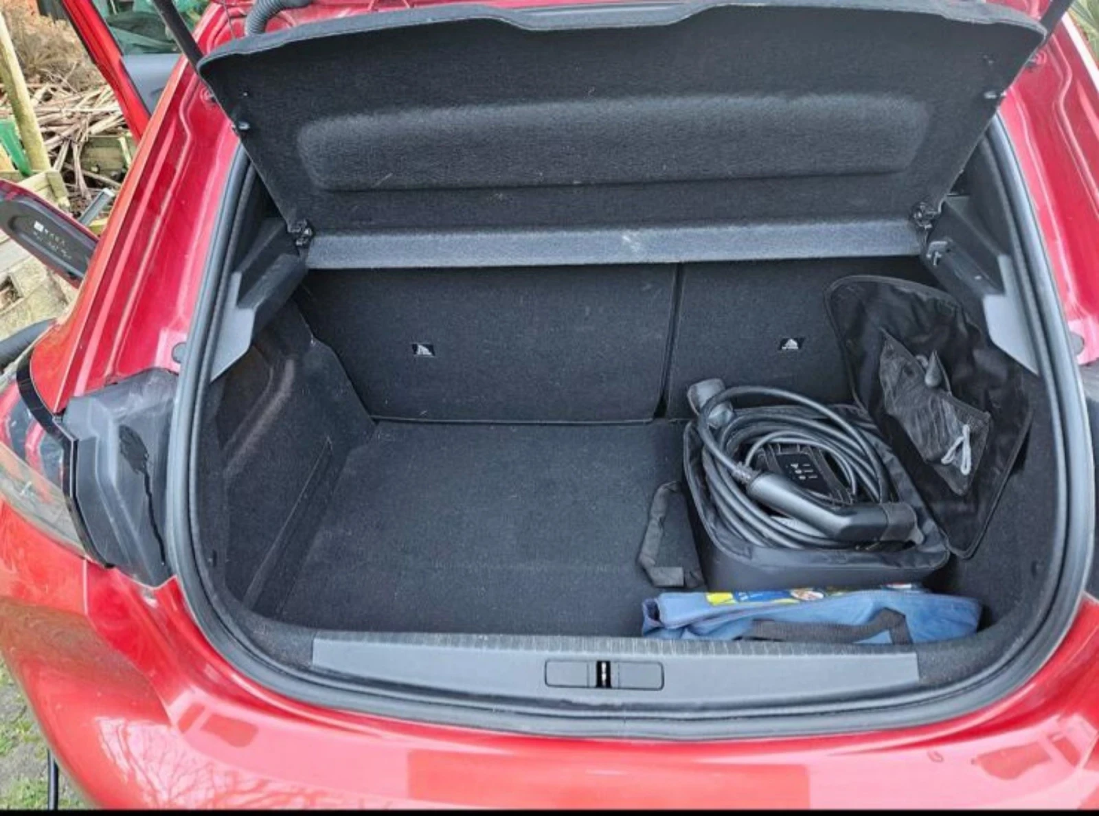 Peugeot 208 GT ELECTRIC 136  - изображение 5