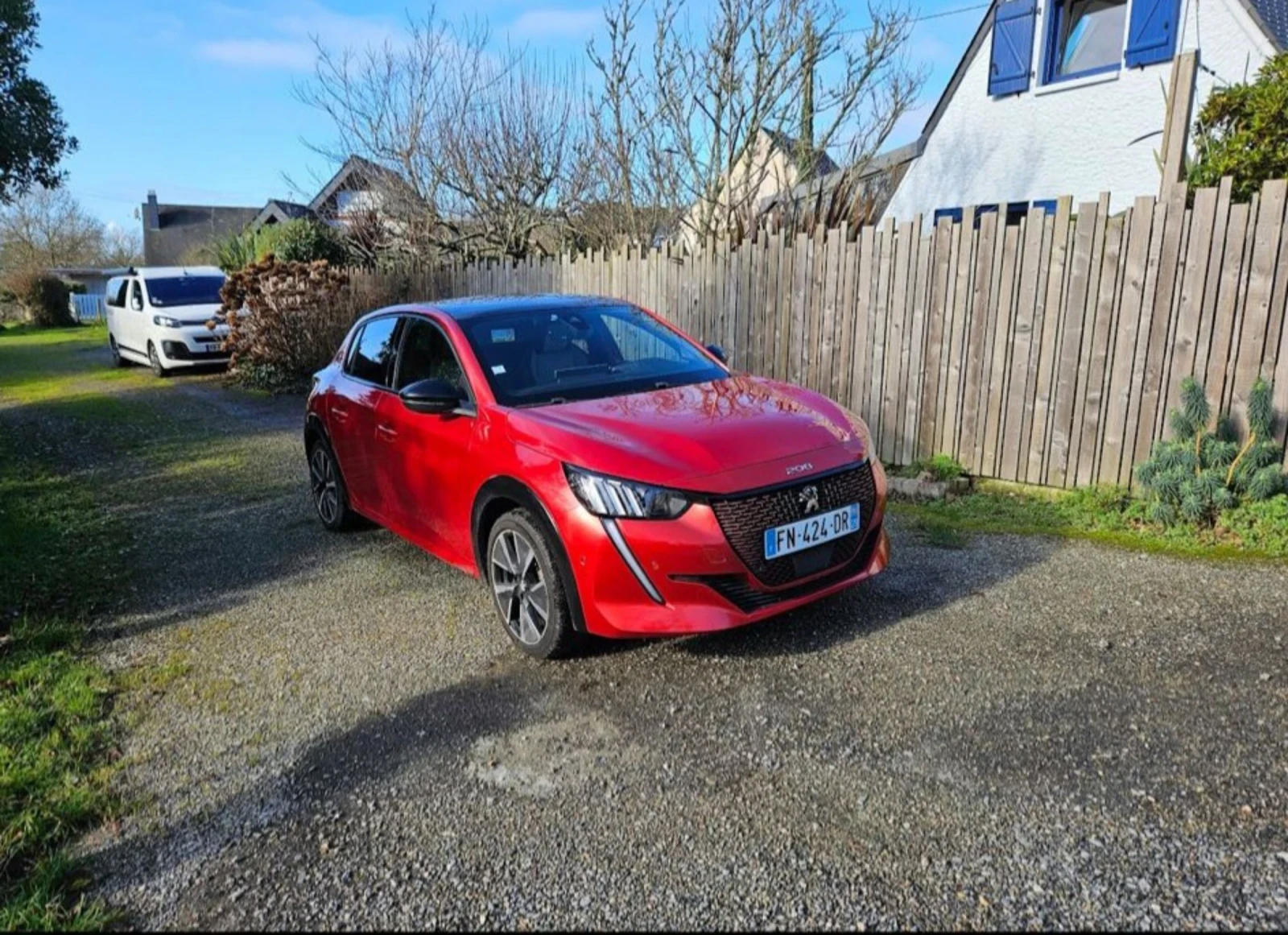 Peugeot 208 GT ELECTRIC 136  - изображение 2