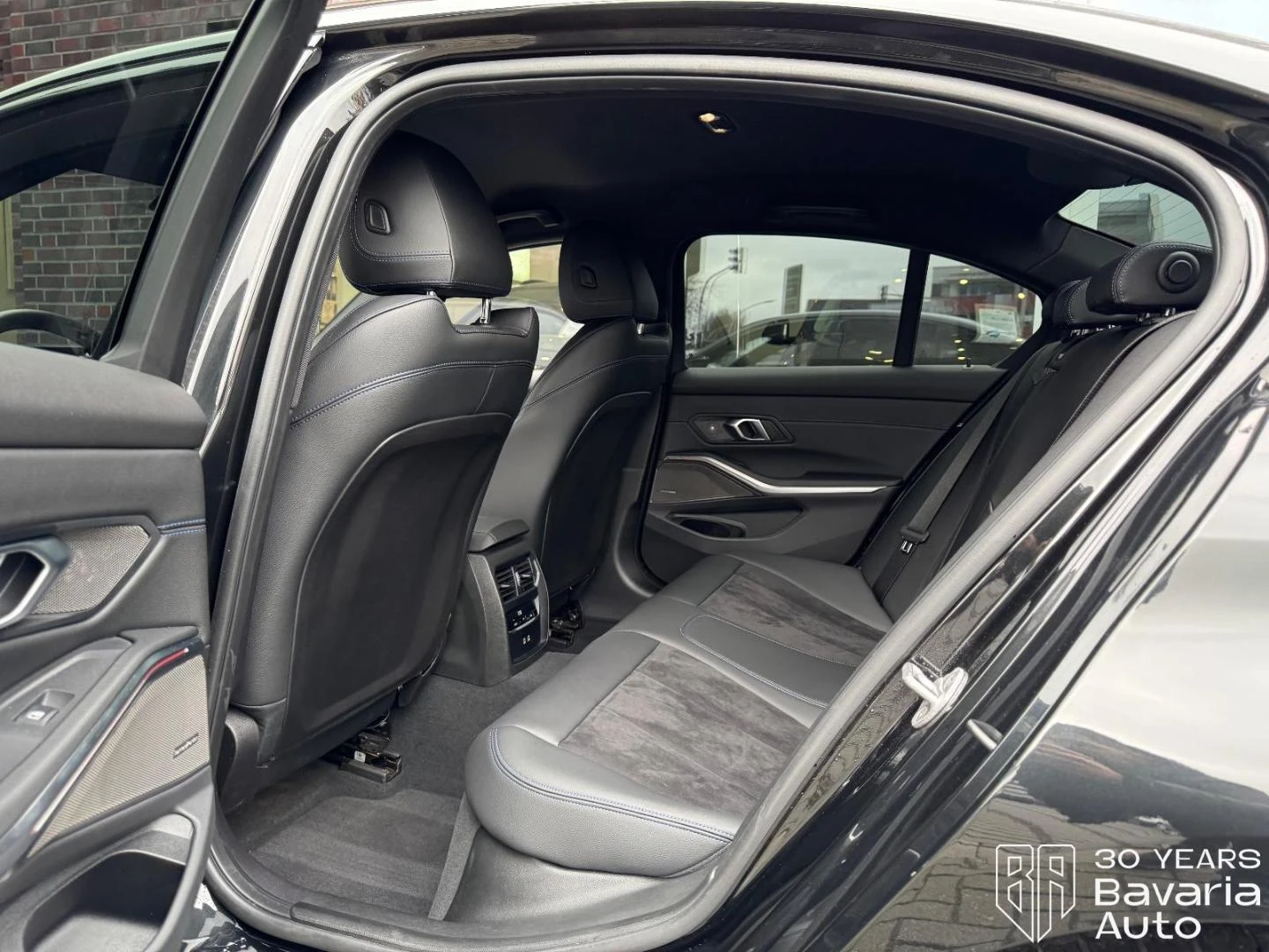 BMW 320 d xDrive M Sport Paket, снимка 17 - Автомобили и джипове - 53779710