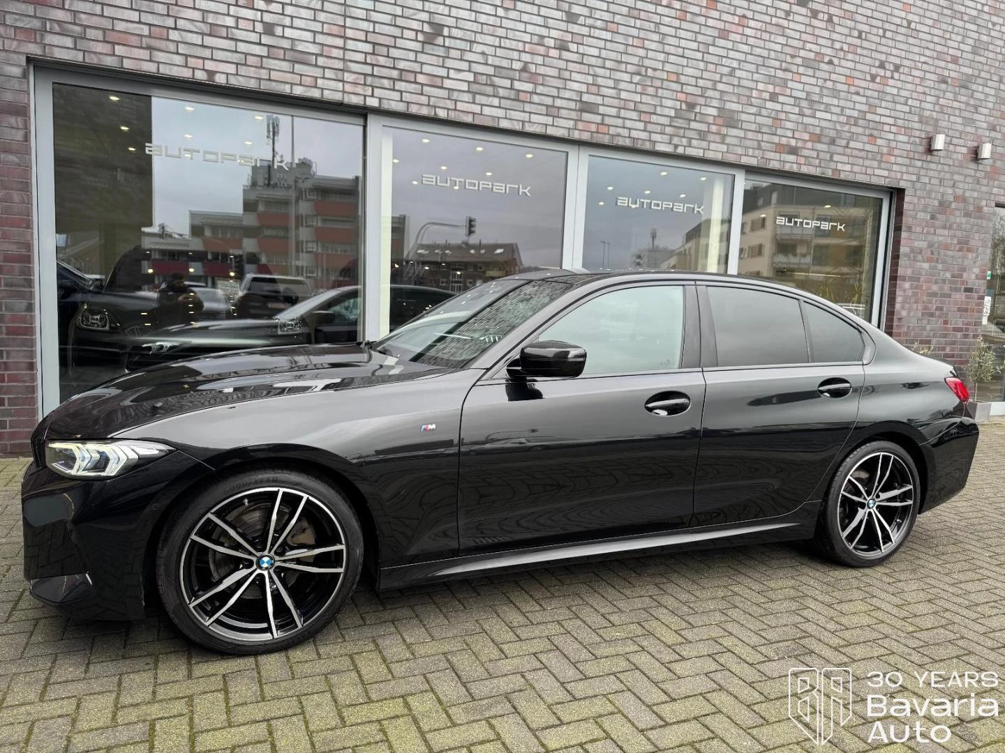 BMW 320 d xDrive M Sport Paket, снимка 4 - Автомобили и джипове - 53779710