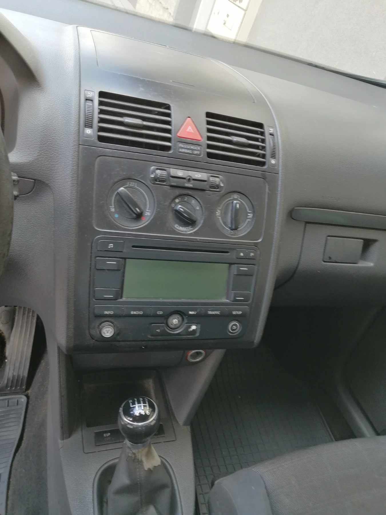 VW Touran, снимка 4 - Автомобили и джипове - 53862712