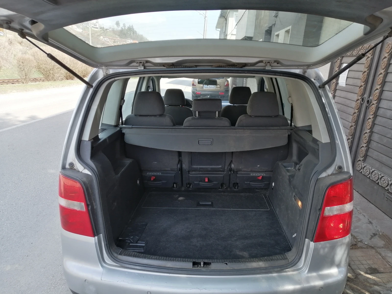 VW Touran, снимка 9 - Автомобили и джипове - 53862712