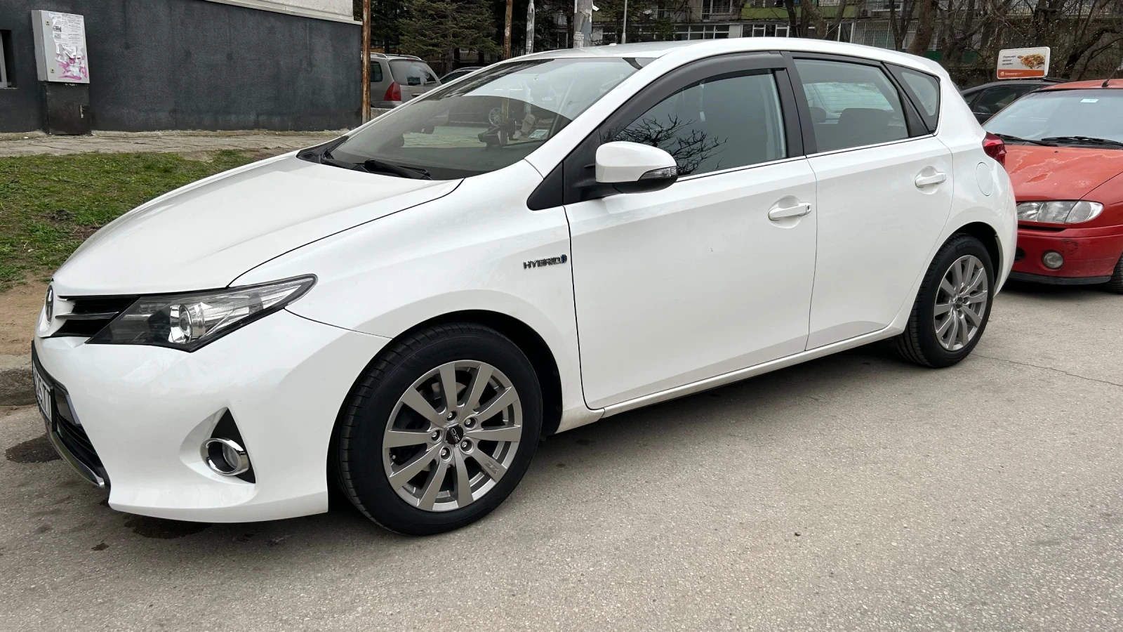 Toyota Auris, снимка 2 - Автомобили и джипове - 53926952
