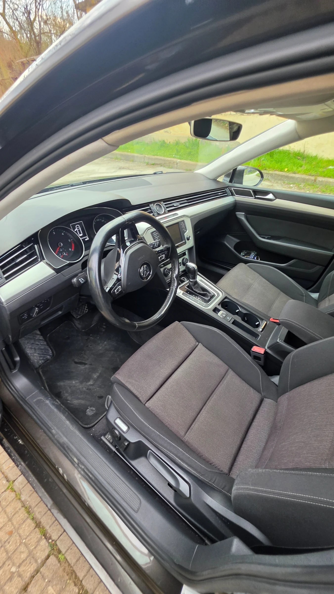 VW Passat B8, снимка 12 - Автомобили и джипове - 54013379