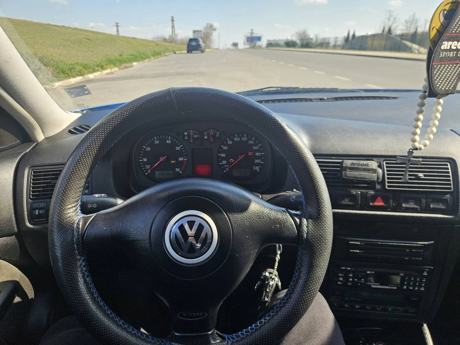 VW Golf 1.4, снимка 5 - Автомобили и джипове - 54009691