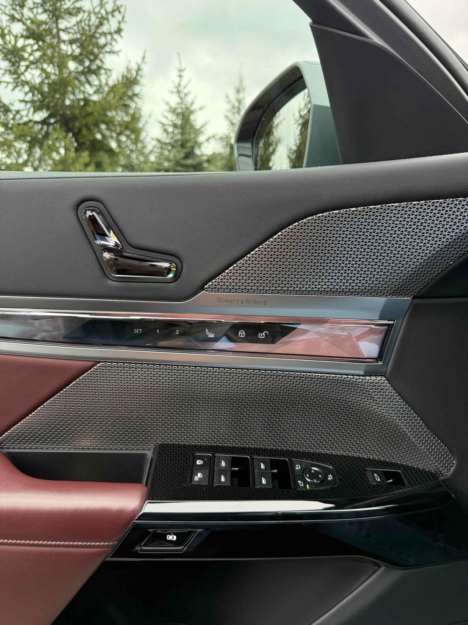 BMW 740 M Sport Pro, EL DRS, B&W, TV, Ex.Loung, 2�Iconic G | Mobile.bg � ����������� 7