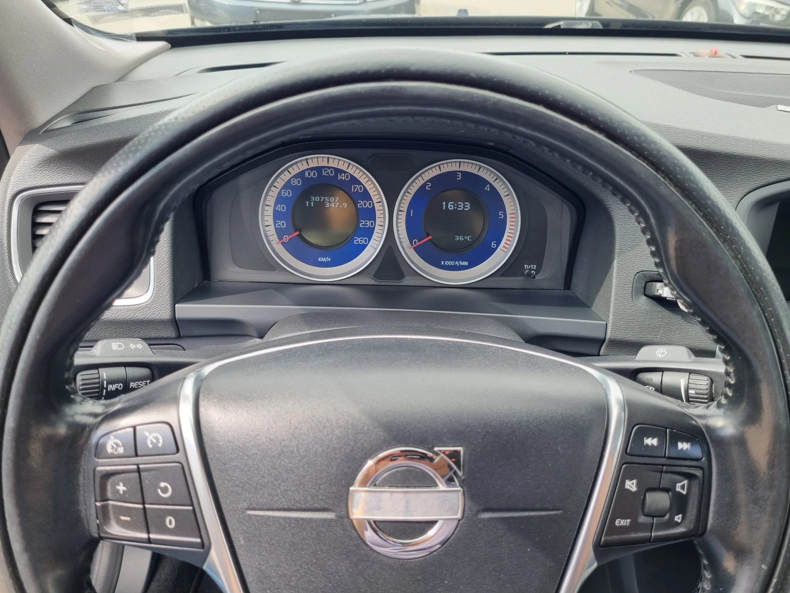 Volvo S60 R-DESIGN= AWD 4x4= 2.4D-205ps АВТОМАТИК, снимка 8 - Автомобили и джипове - 54717354