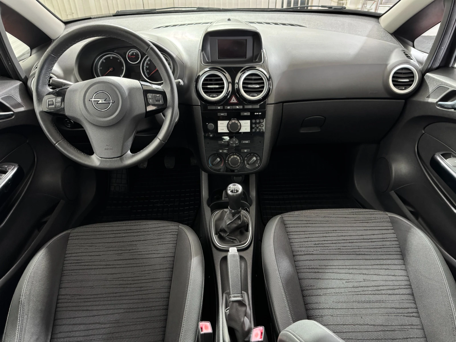 Opel Corsa 1.3 CDTI SPORT , снимка 11 - Автомобили и джипове - 54863367