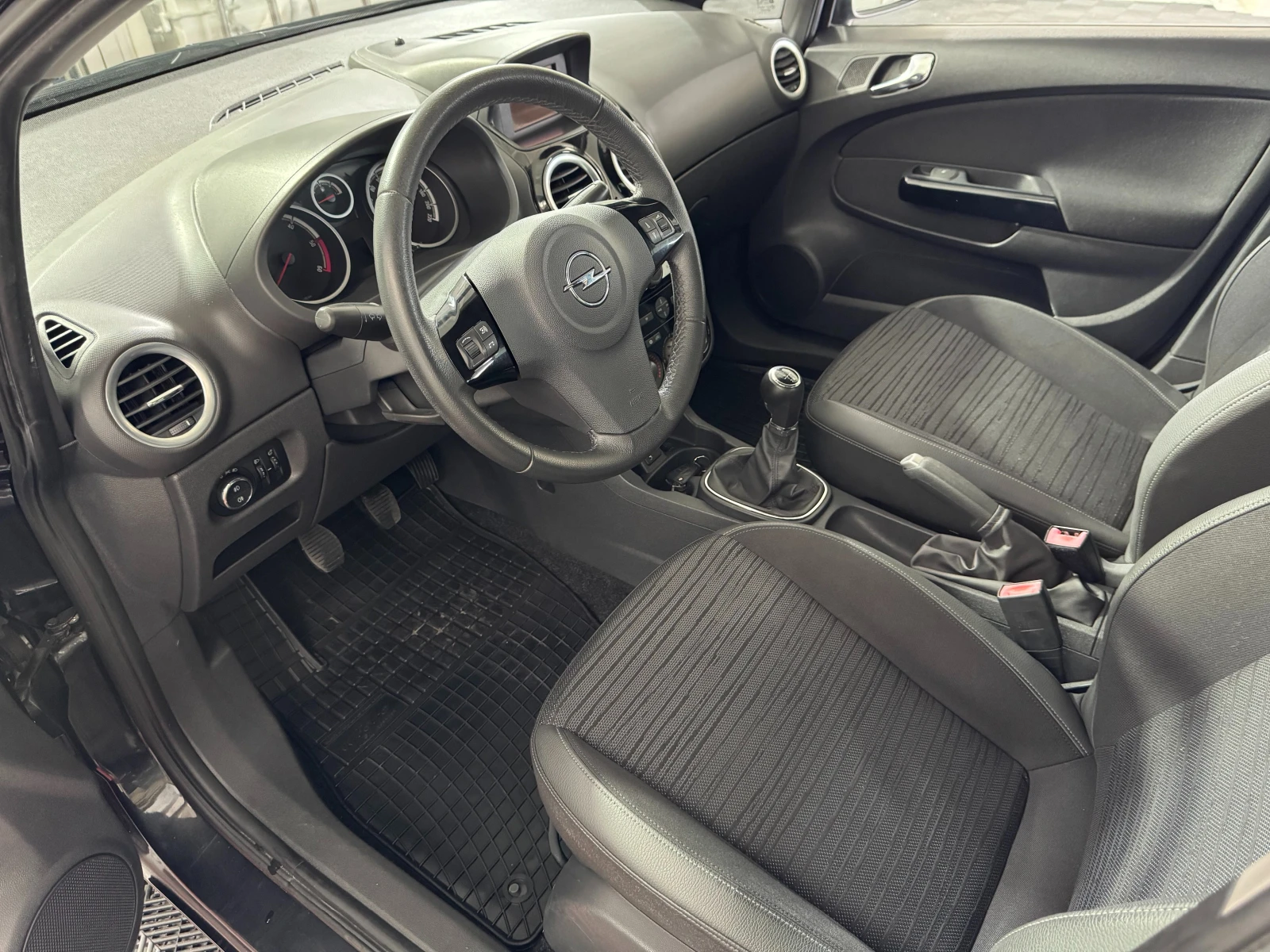 Opel Corsa 1.3 CDTI SPORT , снимка 10 - Автомобили и джипове - 54863367