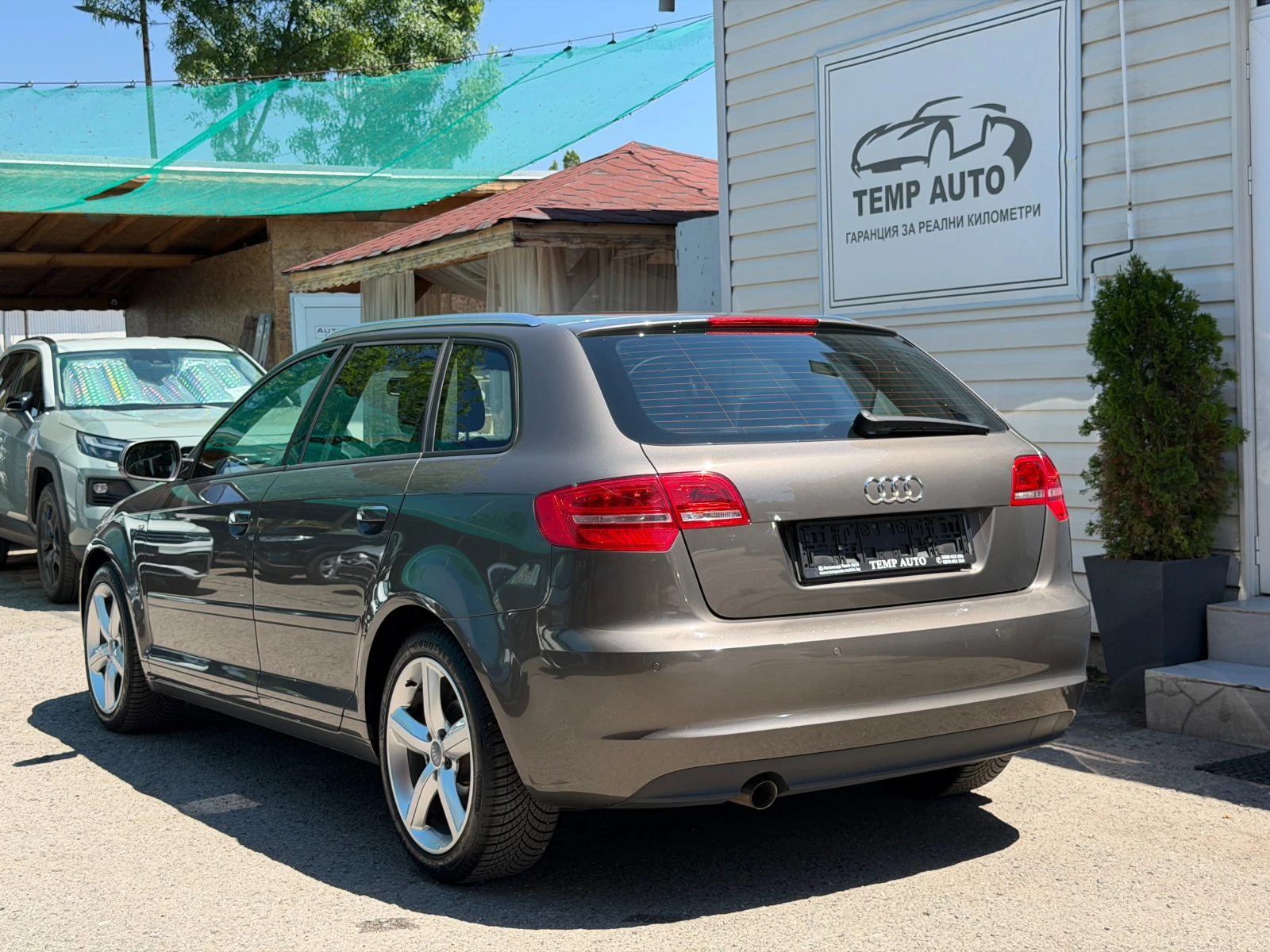 Audi A3 2.0TDI* СЕРВИЗНА КНИЖКА С ПЪЛНА ИСТОРИЯ АУДИ , снимка 5 - Автомобили и джипове - 55062099
