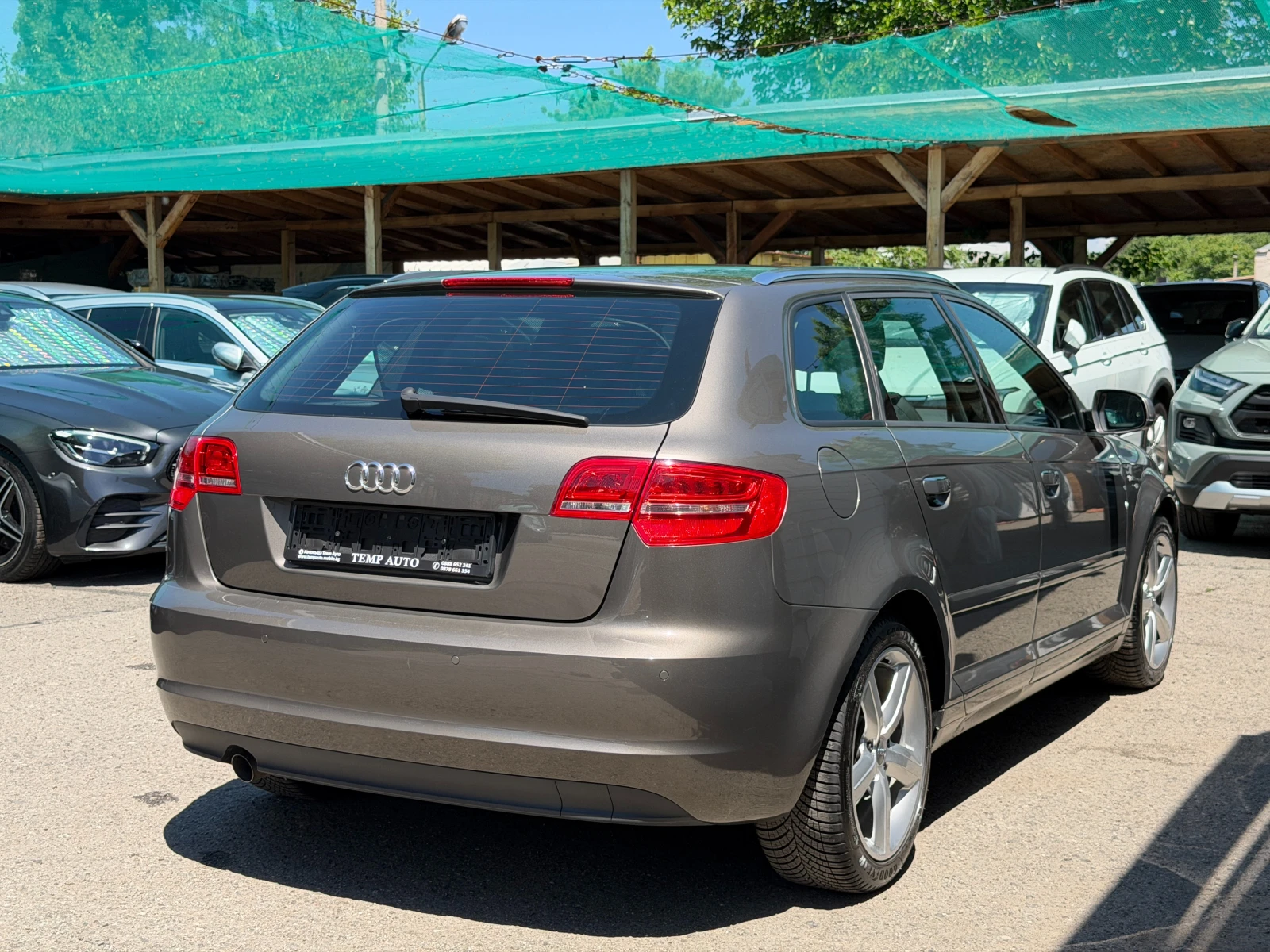 Audi A3 2.0TDI* СЕРВИЗНА КНИЖКА С ПЪЛНА ИСТОРИЯ АУДИ , снимка 4 - Автомобили и джипове - 55062099