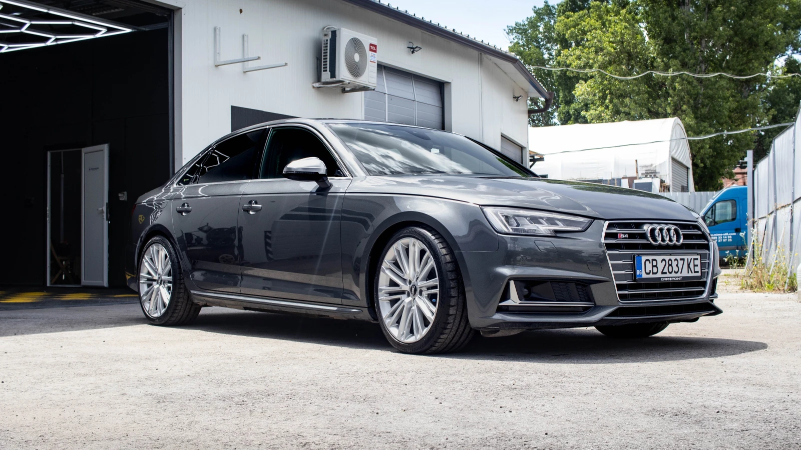 Audi S4