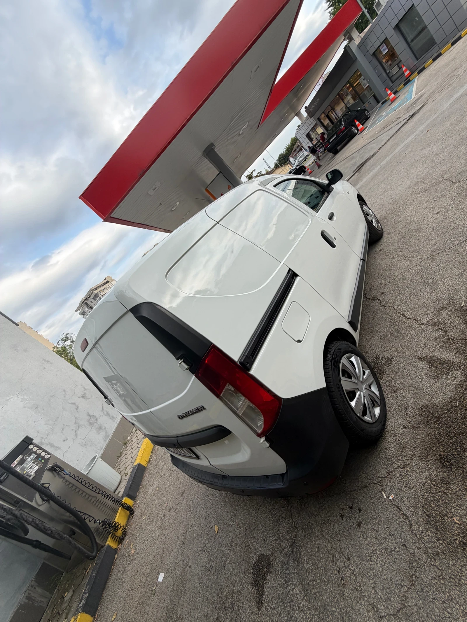 Dacia Dokker, снимка 9 - Автомобили и джипове - 55979720
