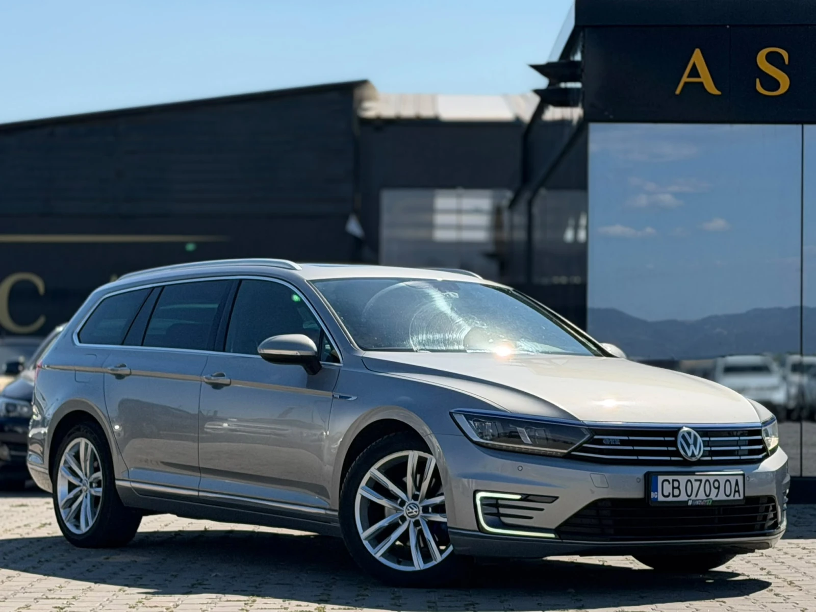 VW Passat / GTE / 1.4I HYBRID / 218 HP / DISTRONIC / PANO / , снимка 7 - Автомобили и джипове - 56129917