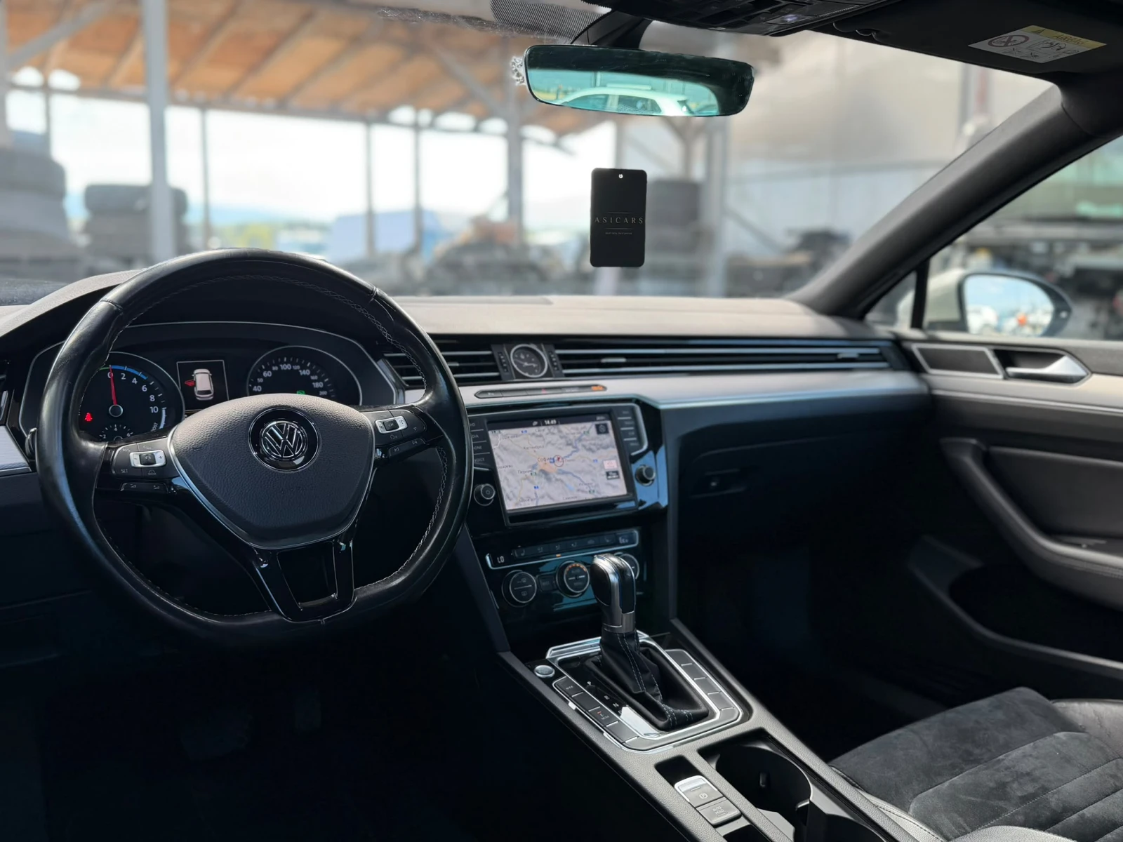 VW Passat / GTE / 1.4I HYBRID / 218 HP / DISTRONIC / PANO / , снимка 9 - Автомобили и джипове - 56129917