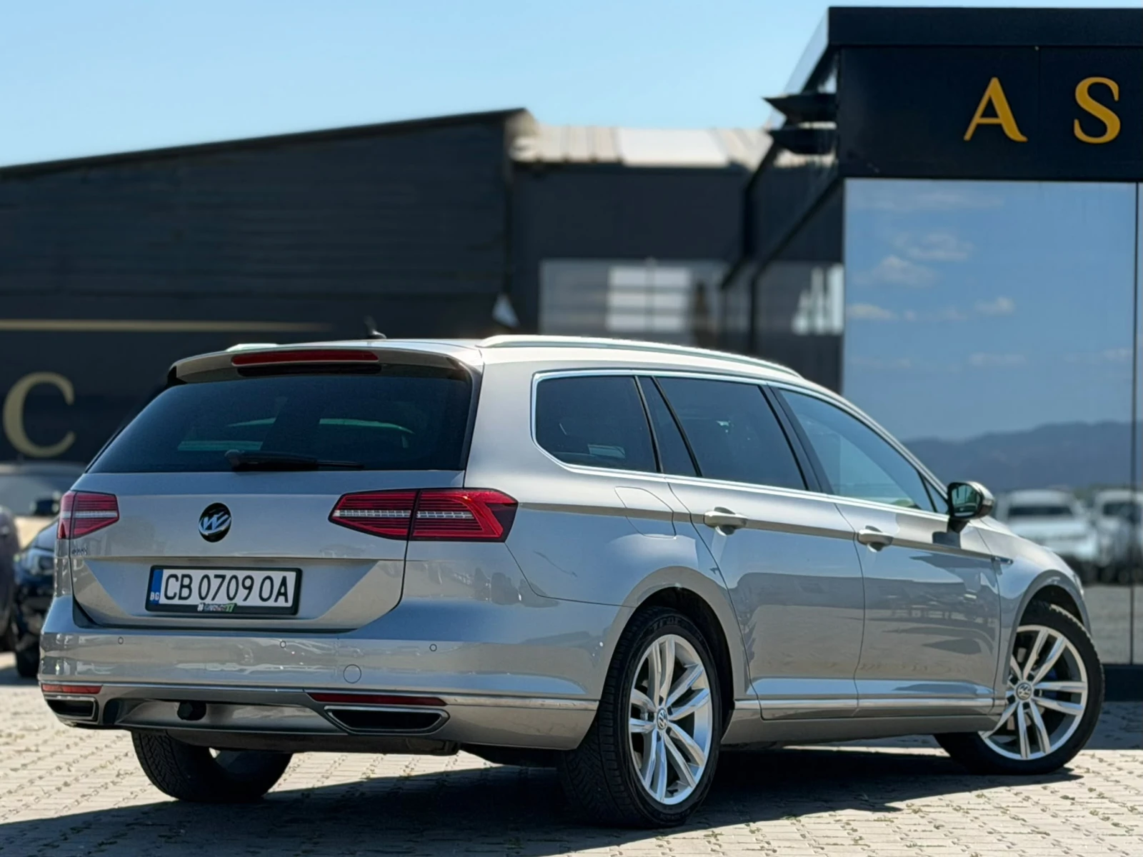 VW Passat / GTE / 1.4I HYBRID / 218 HP / DISTRONIC / PANO / , снимка 5 - Автомобили и джипове - 56129917